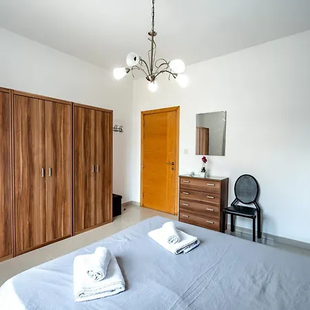 Vista 86 - Sea Blue Mist - 6 アパート スリーマ